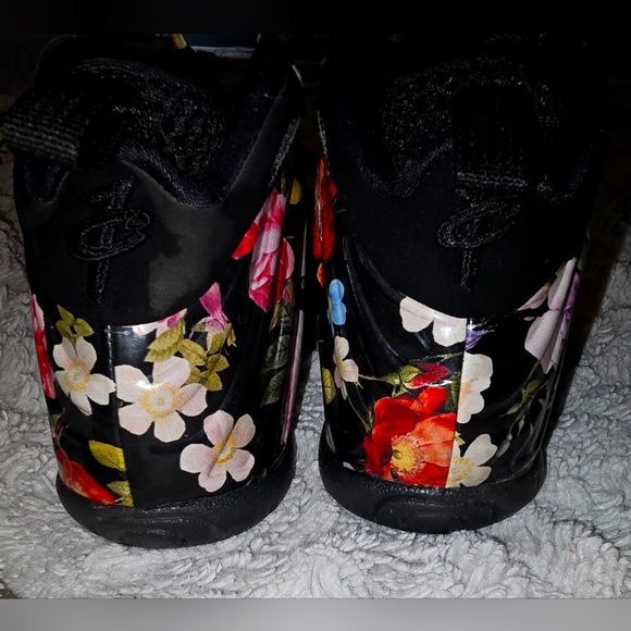 Kid's Nike Air Foamposite One Floral size 12C